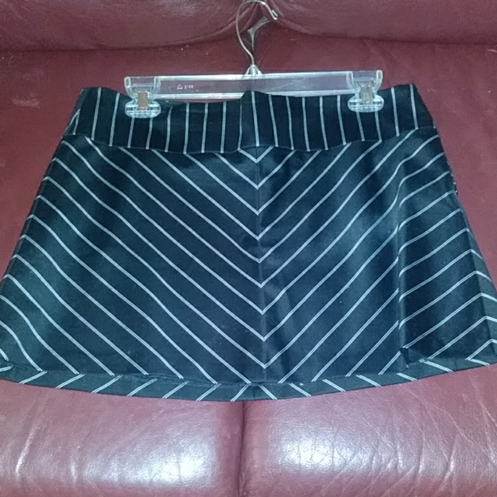 Skirt 28 inch waist great quality